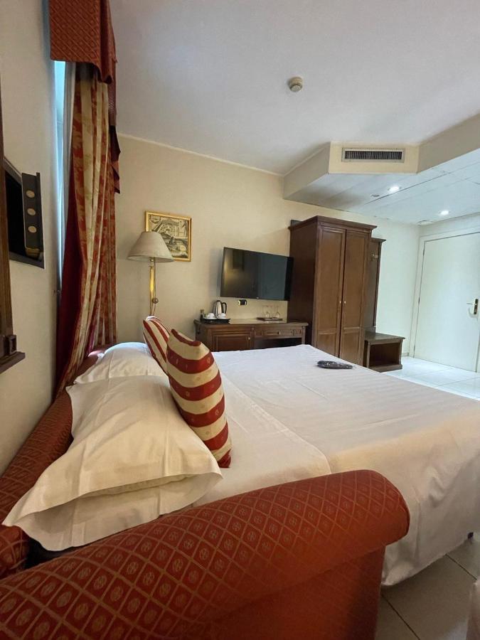 Savoia 3* Turín